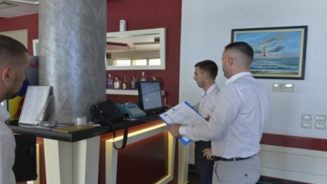 Aksioni i Tatimeve per sezonin turistik, 2 mije subjekte me shkelje, 75.2 mln leke gjoba